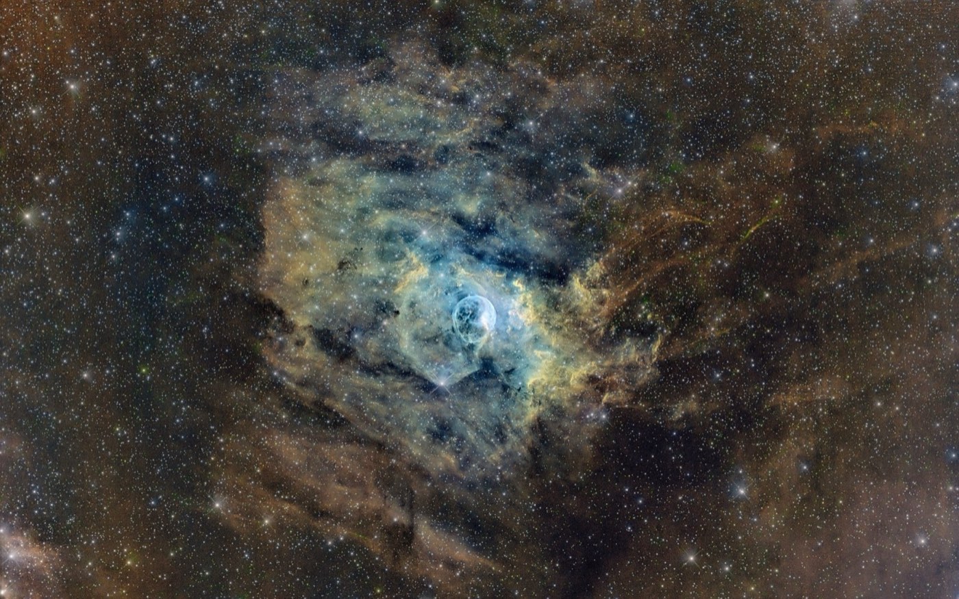 Nébuleuse de la Bulle NGC 7635 photographiée au RC200