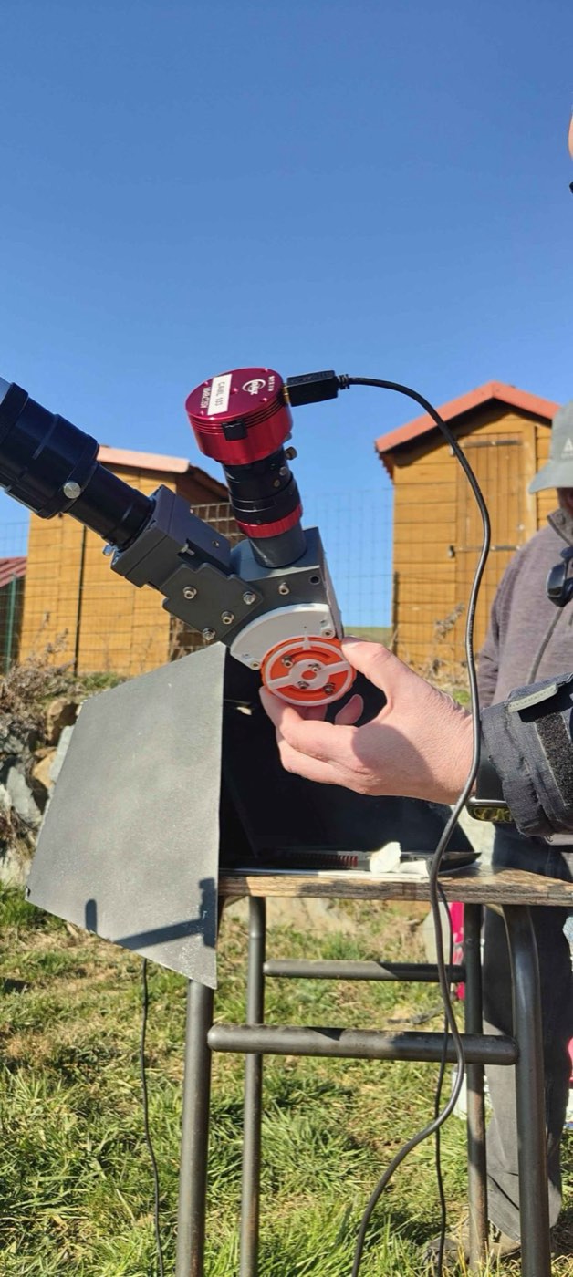 Prise de vue à la caméra sur la lunette solaire